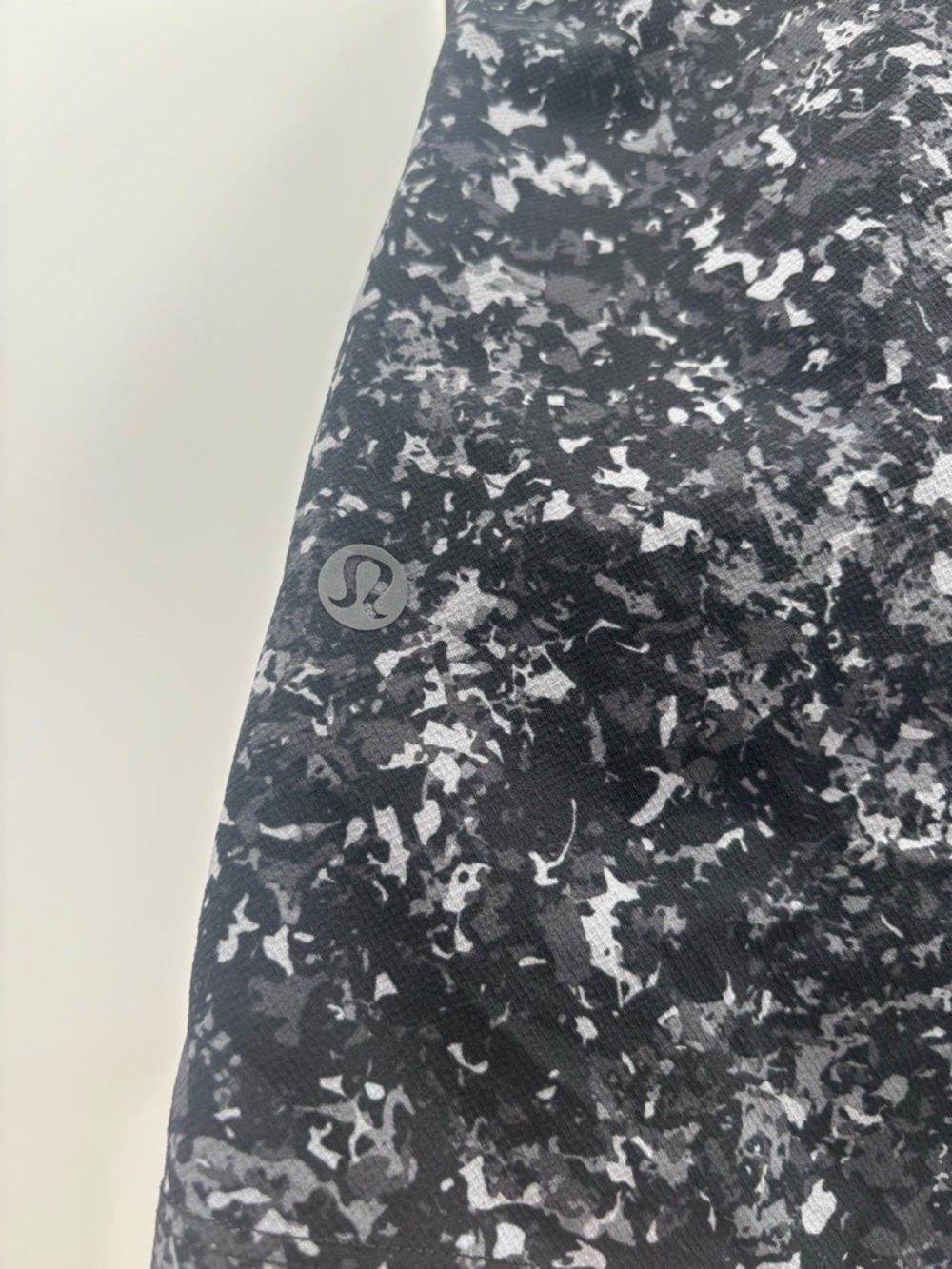 Lululemon athletica Black & White Speckled Athletic Shorts Size Medium NWT - Picture 8 of 8